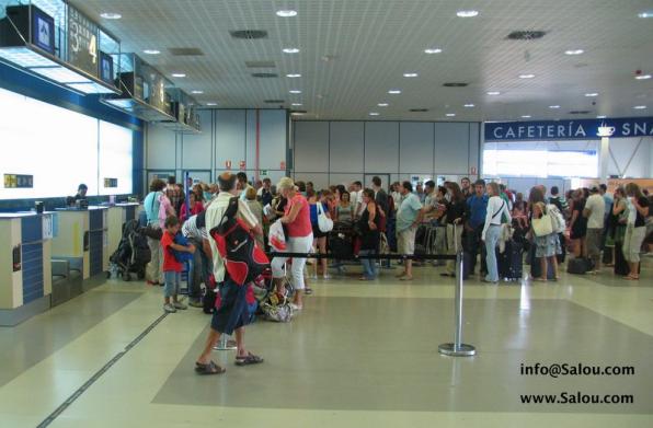 Once at Reus Airport there are several options to travel to Salou.