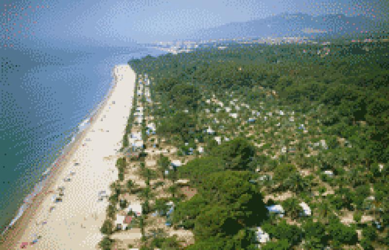 Periodistes coneixen de primera m&agrave; lŽoferta de campings de la Costa Daurada i Terres de lŽEbre