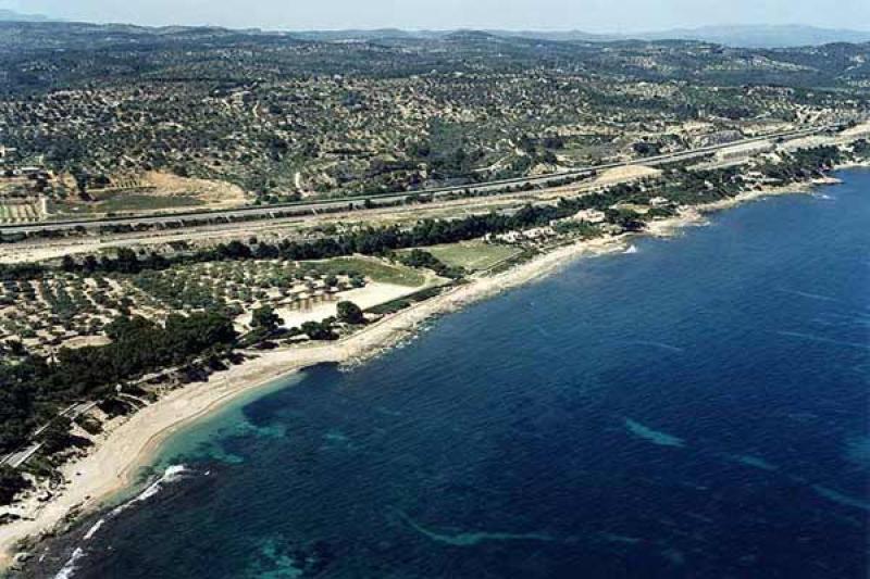 Santa Ll&uacute;cia beach - El Perell&oacute;