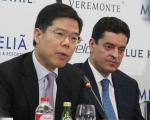 Frank Tsui, de Melco, i Enrique Bañuelos, de Veremonte.