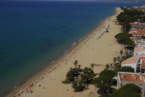 Aerial view of the beach Vilafotuny arena.