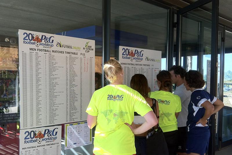 Cambrils y Futbol Salou acogen el campeonato mundial de f&uacute;tbol P&G_1