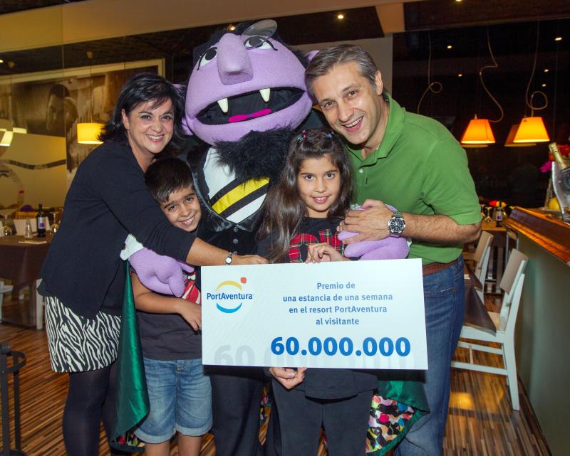 El Comte Draco va lliurar el premi a la fam&iacute;lia Lima-Alfambra