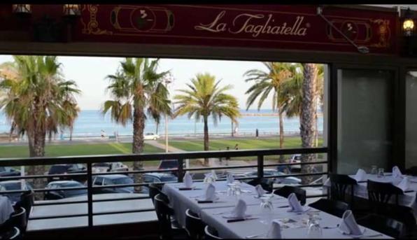 pizzeria la Pineda Playa Tagliatella restaurant amb vistes al mar