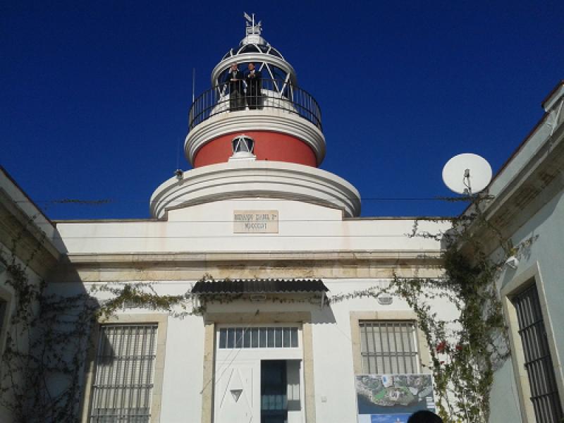 La torre del Faro es uno de los elementos caracter&iacute;sticos del lugar