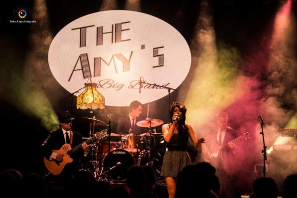 Performace of The Amy's in the Salou Nits Daurades 2016