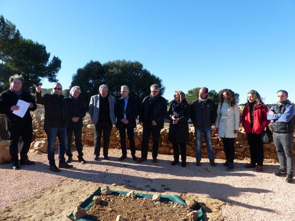 Responsables municipales y expertos visitaron los restos íberos.