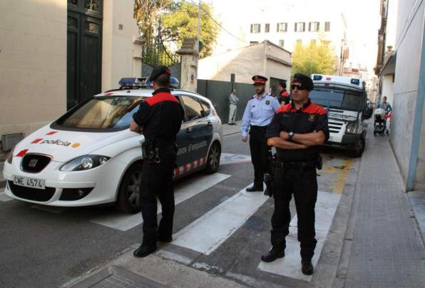 La policía catalana realizó un registro domiciliario que les delató.