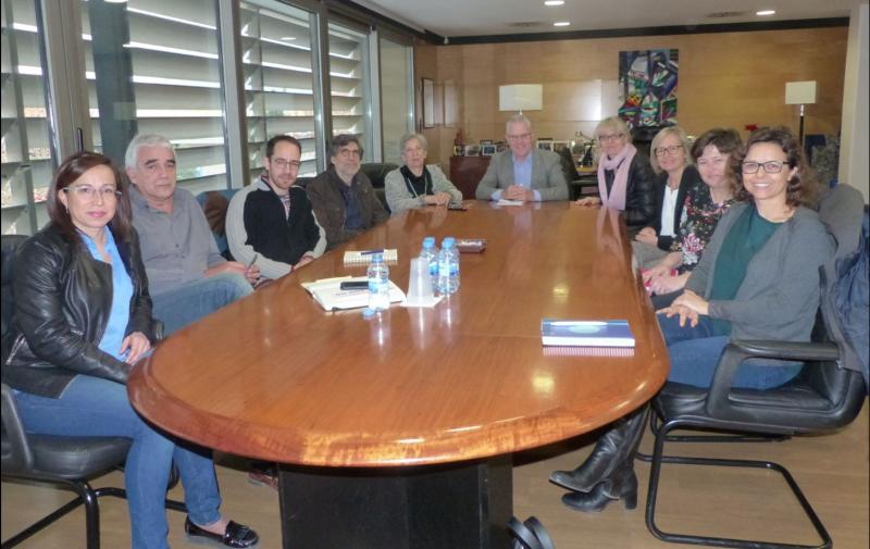 Imagen de la reuni&oacute;n entre miembros del CAR y alcalde