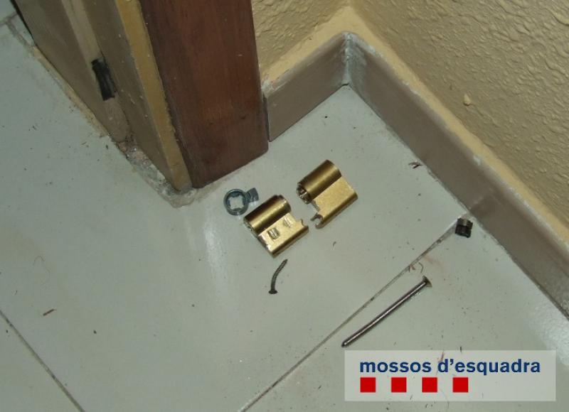Els detinguts for&ccedil;aven les portes de les portes