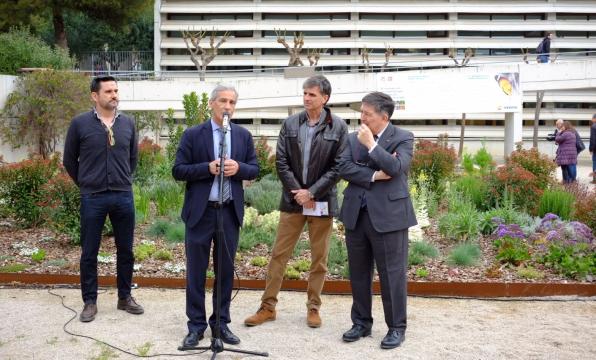 Josep Bertran, de Repsol, y el rector de la URV, en la presentación.