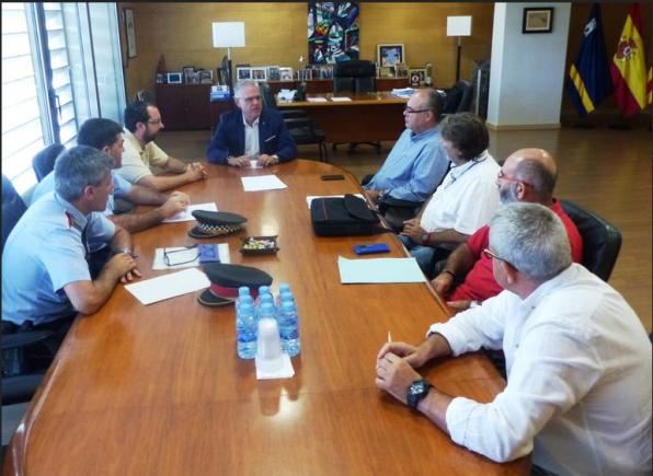 Reunión entre alcalde, policías y representantes sindicales