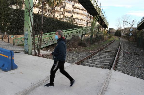 Obra del nou pas de la via del tren al carrer del Cèsar de Salou