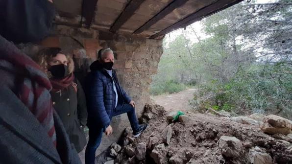 El alcalde de Salou visita un bunker del municipio