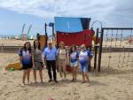 El alcalde de Salou en el servicio para familias en la playa