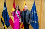 Miss Tarragona con el alcalde de Salou el 4 de abril de 2025. Cedida