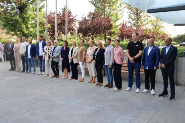Corporación municipal de Salou con la secretaria de estado de Turismo