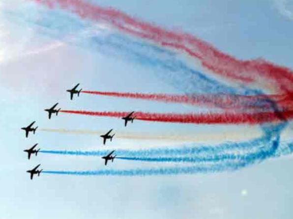 Acrobacias aéreas en la Festa al Cel de Salou 2025