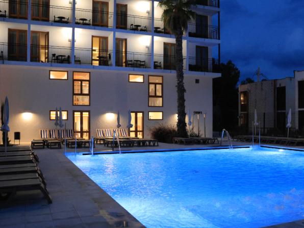 Swimming pool of CalaVinya Hotel in Salou
