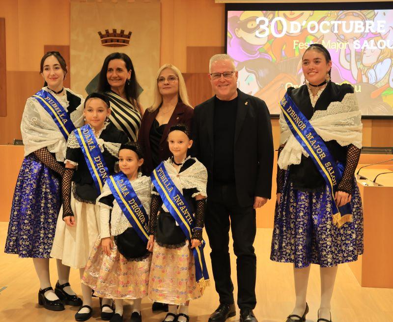 Alcalde, pregonera y pubillas de Salou