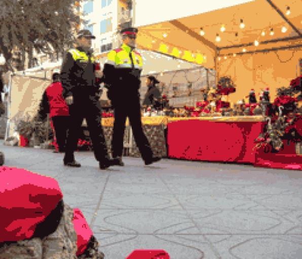 La Guardia Urbana refuerza su presencia en la calle durante la Navidad