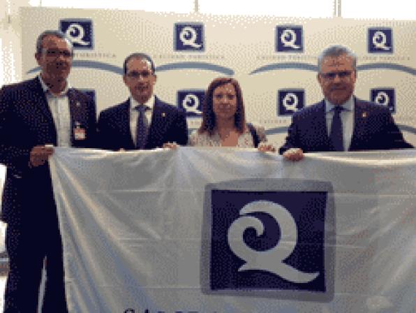 Salou revalida las banderas del sistema Q de calidad para las playas de Levante y Poniente