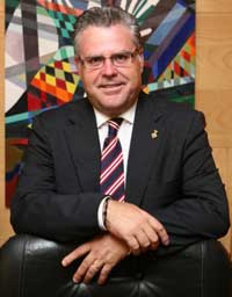 El alcalde de Salou visita el Gaud&iacute; Centre de Reus