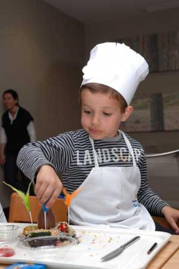 The return of cooking classes for children in the PortAventura Lumine Restaurant