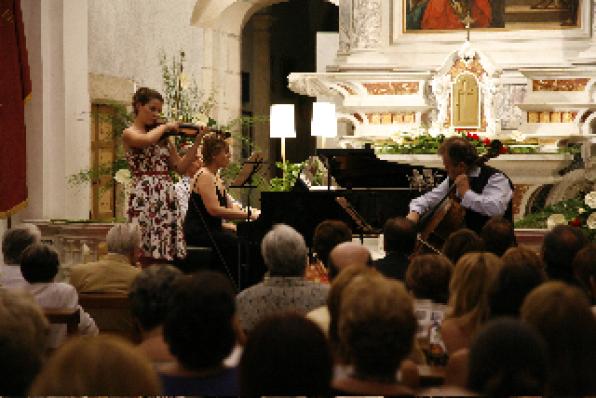 The Trio Florea-Sanchis, prominent show of the Crypt L'Ermita festival of Cambrils