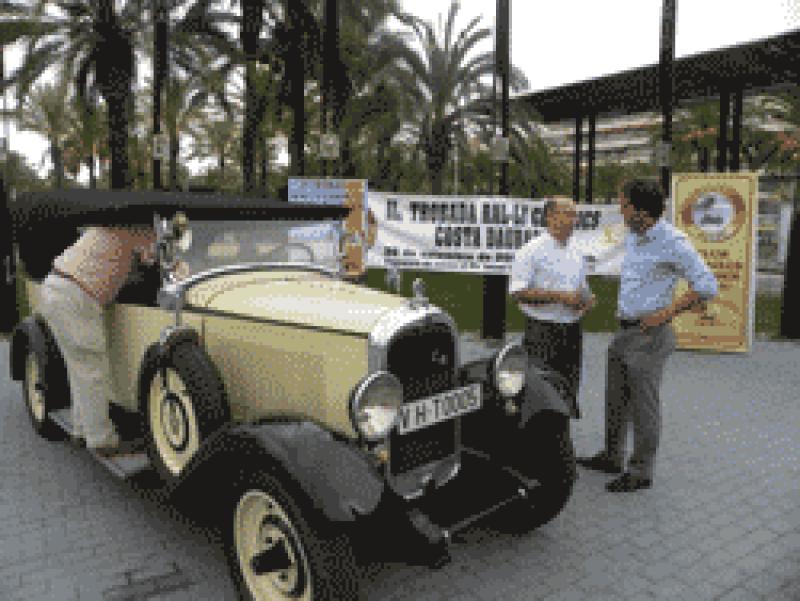 Un centenar de cotxes cl&agrave;ssics ompliran els carrers de Salou aquest diumenge