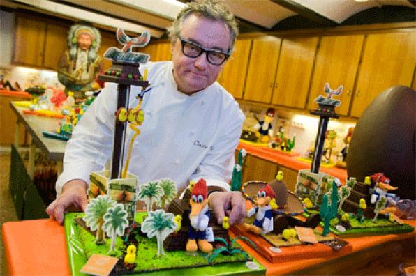 Escribà pays tribute to PortAventura with Easter cakes
