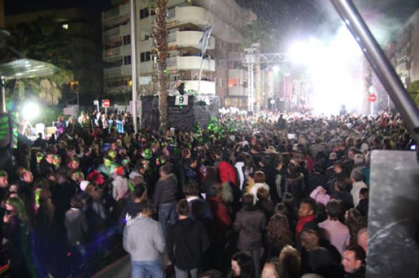 More than 30,000 people in 2011 Coso Blanco in Salou 2