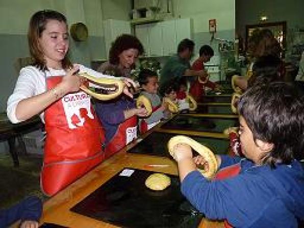More than 250 children in the workshops of Monas in Vandellos