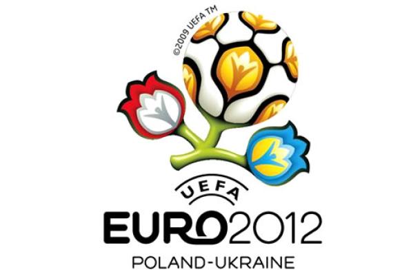 Salou se tiñe de todos los colores para vivir la Eurocopa 2012
