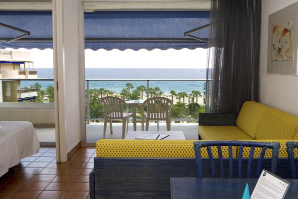 Room with terrace of Blaumar Hotel in Salou