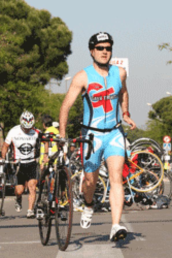 The Man Extreme Salou 226 has 28 triathletes from Gavà Triathlon Club