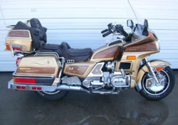 Goldwing Motorcycle concentration in Salou Sanguli 3