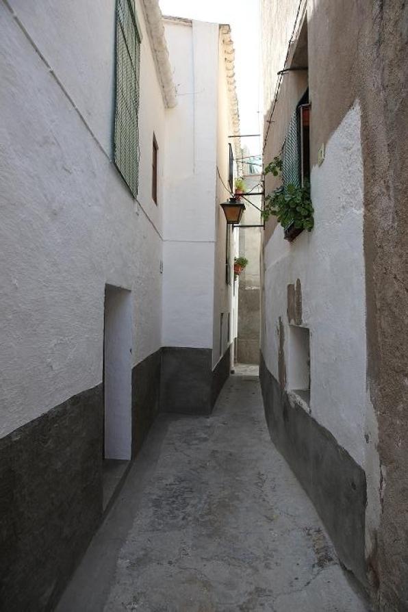 LA TORTOSA JUEVA: VISITA ALS INDRETS URBANS QUE HAN ESTAT TESTIMONIS DE LA PRESÈNCIA HEBRAICA