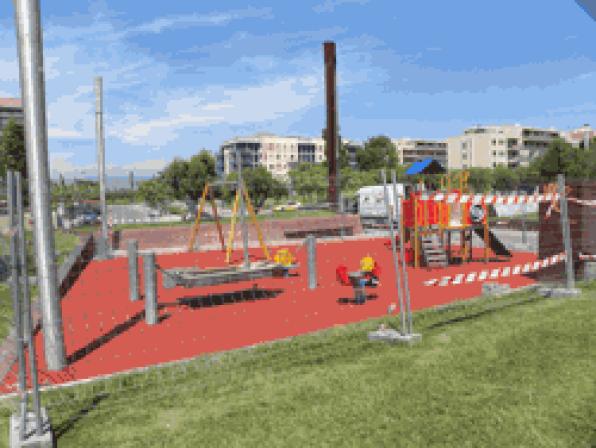 Nuevo parque de juegos infantiles en la plaza Andalucía