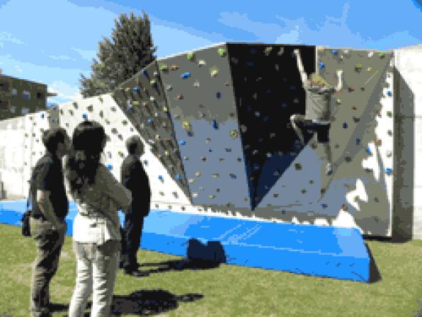 Salou now has a climbing wall in the farmhouse Tous